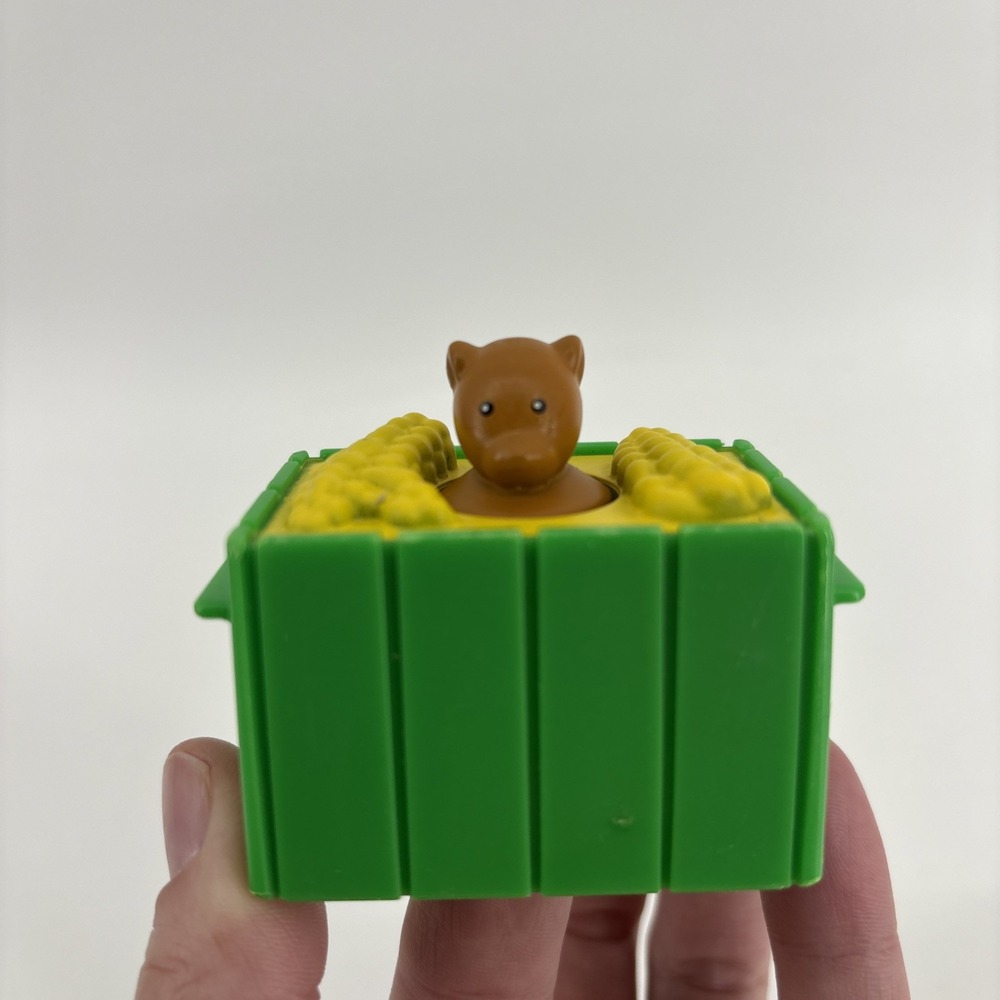 Fisher Price Little People Food Corn Pop-Up Squirrel Gopher Crate For Barn‎ Farm